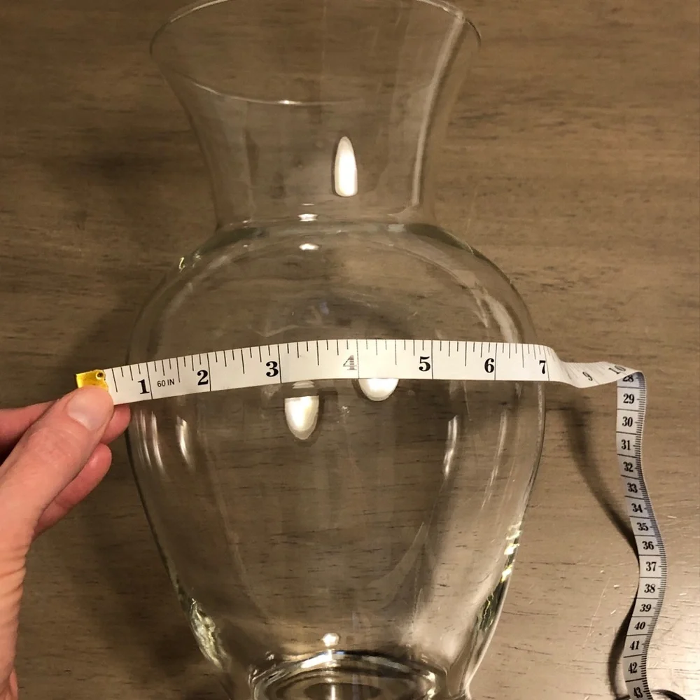 Elegant Clear Glass Flower Vase